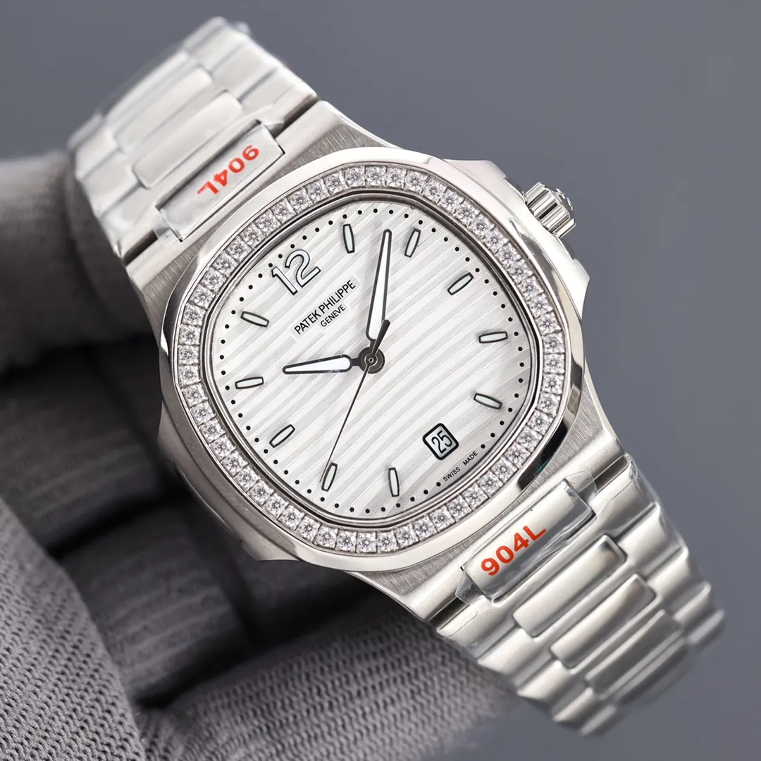 【High-end replica】💰1360! Customized all-in-one machine 💰1920! Patek Philippe Nautilus co-branded Tiffany series global limited edition has arrived🔥It is still the Tt factory's professional quality assurance and high cost performance🎈🎈 [PATEK PHILIPPE] Patek Philippe Elegant Sports Series 5711/1A Nautilus, the king of steel watches, the best detoxification solution on the Internet! Details: 1⃣️With customized 9015 all-in-one automatic movement. 2⃣️316L customized ergonomic watch strap! 3⃣️The beads in the steel belt are diamond-shaped, which is consistent with the original product. 4⃣️Diameter 40 mm. Wearing 5711/1A not only shows youthful vitality, but also exudes a strong sense of calmness from the inside out. It is a well-deserved "King of Steel Watches"!